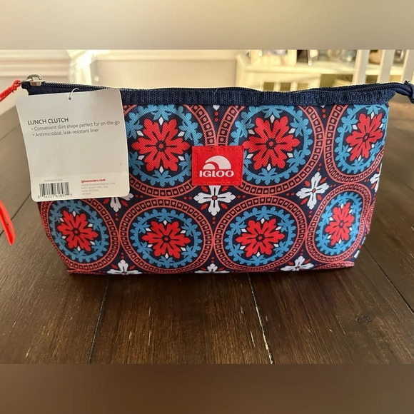 NWT Igloo Lunch Clutch - Picture 1 of 8